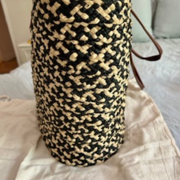 Sézane Auguste Basket Bag-Black and Tan - Picture 4 of 9